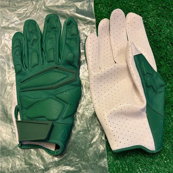 NEW NFL CUTTERS GAMER 4.0 PADDED WR FOOTBALL GLOVES - Picture 1 of 2